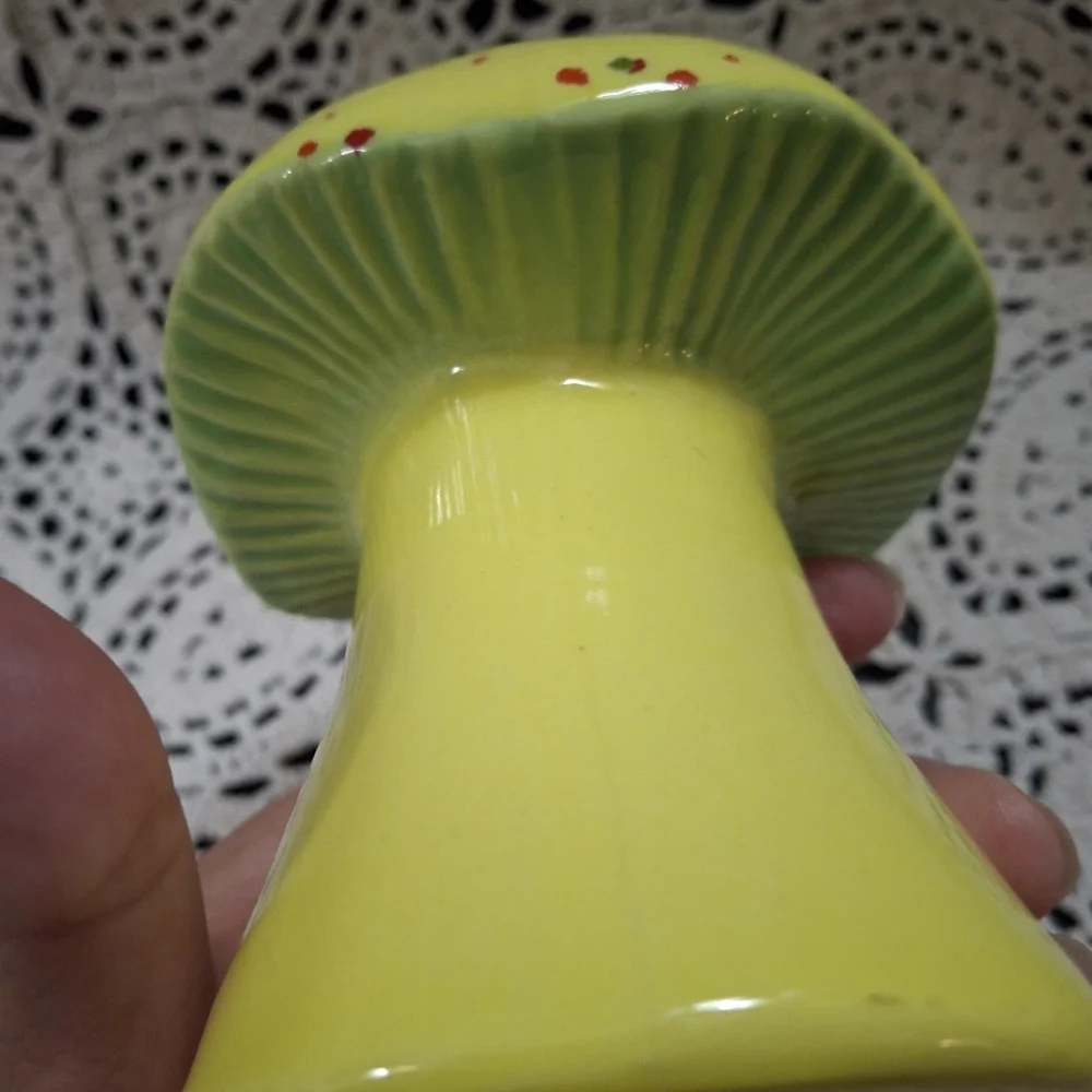 VTG‎ Mushroom Refrigerator Baking Soda Holder Ceramic Cozy Cottage Core Yellow